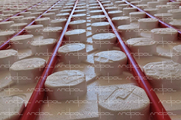 Read more about the article Yerden Isıtma Paneli Modelleri ve Fiyatları